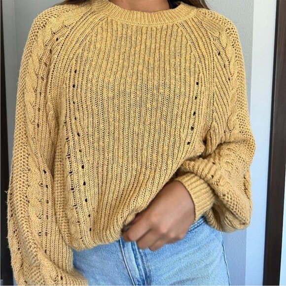 AMERICAN EAGLE Mustard yellow Cable Knit Crew Neck Long Sleeve Sweater XS - Picture 1 of 7